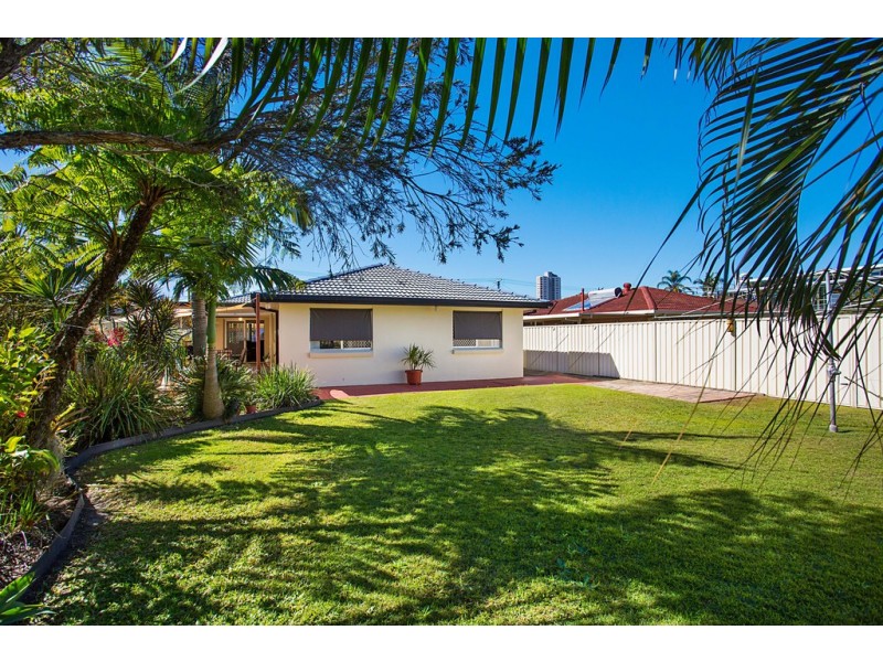 34 Aruma Avenue, Burleigh Waters QLD 4220