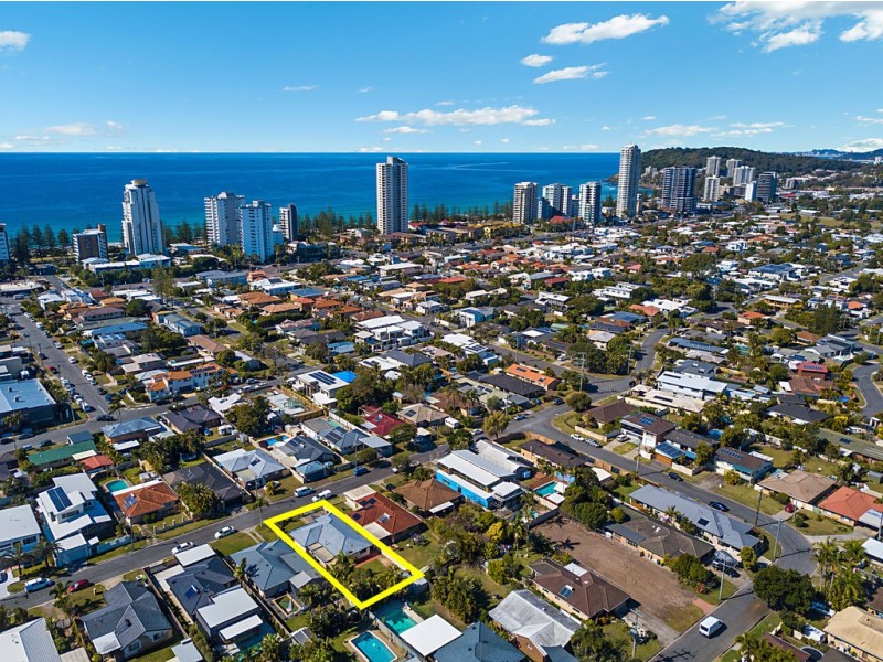 34 Aruma Avenue, Burleigh Waters QLD 4220