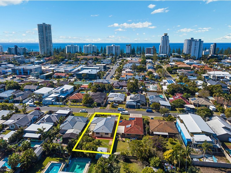 34 Aruma Avenue, Burleigh Waters QLD 4220
