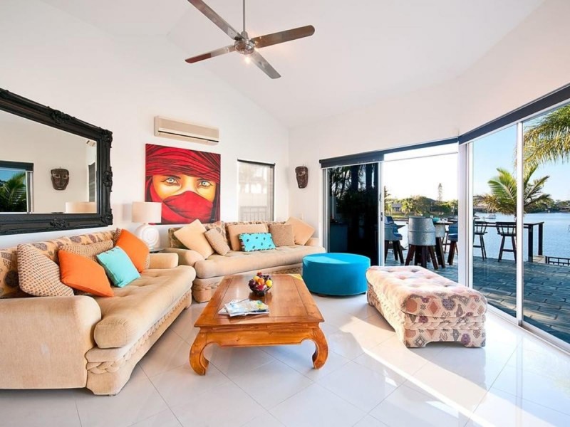 68 Waitomo St, Broadbeach Waters QLD 4218