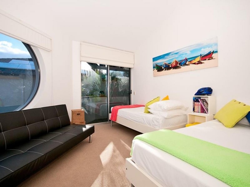 68 Waitomo St, Broadbeach Waters QLD 4218