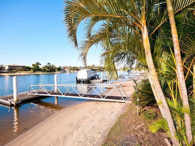 68 Waitomo St, Broadbeach Waters QLD 4218