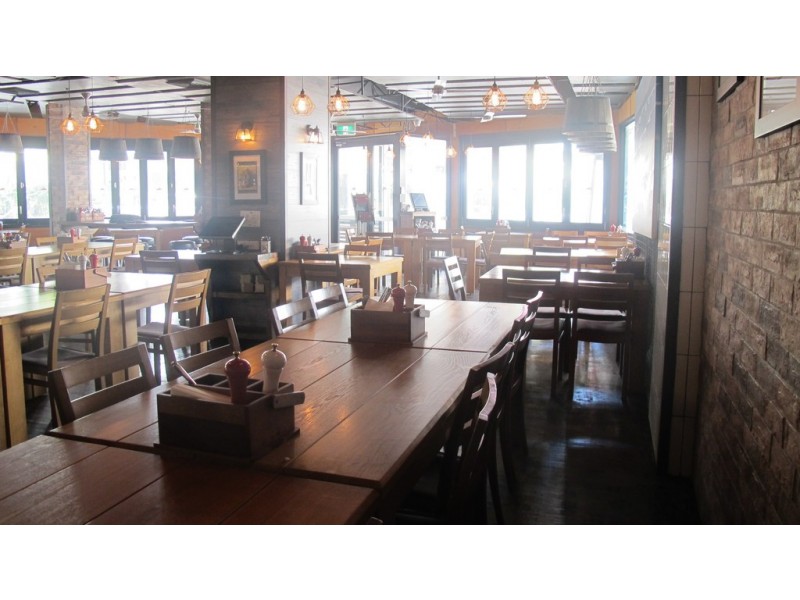 18/15 Victoria Avenue, Broadbeach QLD 4218