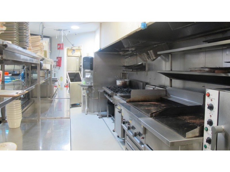 18/15 Victoria Avenue, Broadbeach QLD 4218