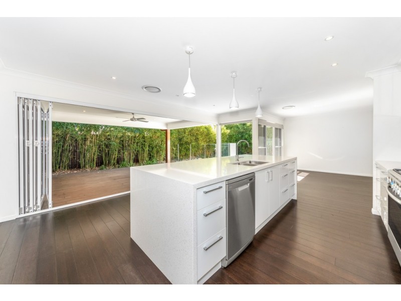 10 Elgin Crescent, Sorrento QLD 4217