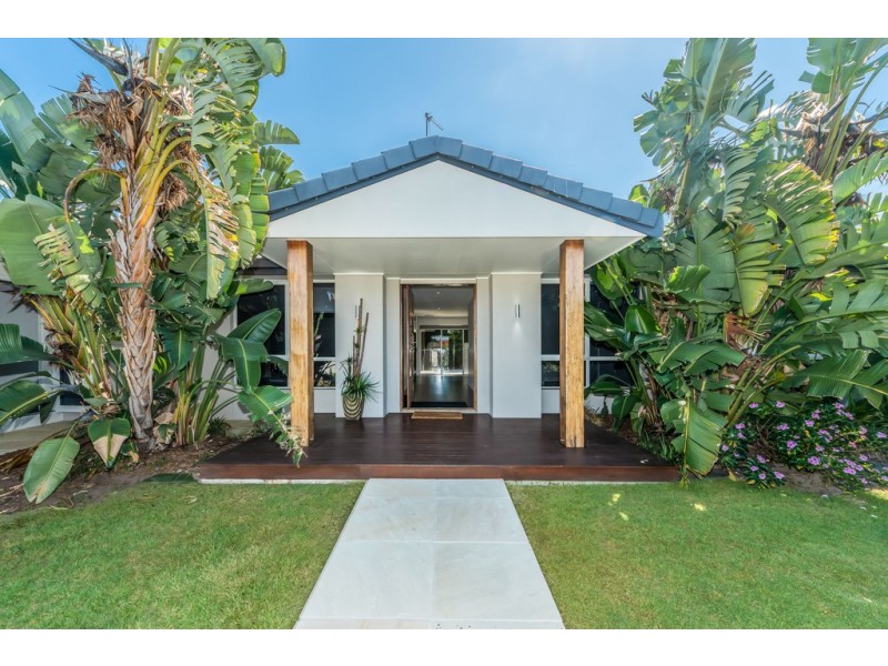 10 Elgin Crescent, Sorrento QLD 4217