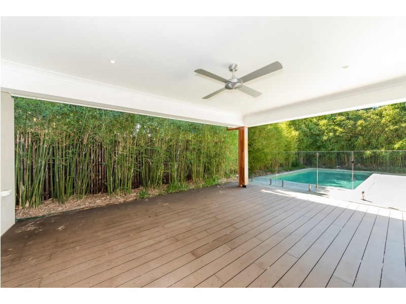 10 Elgin Crescent, Sorrento QLD 4217