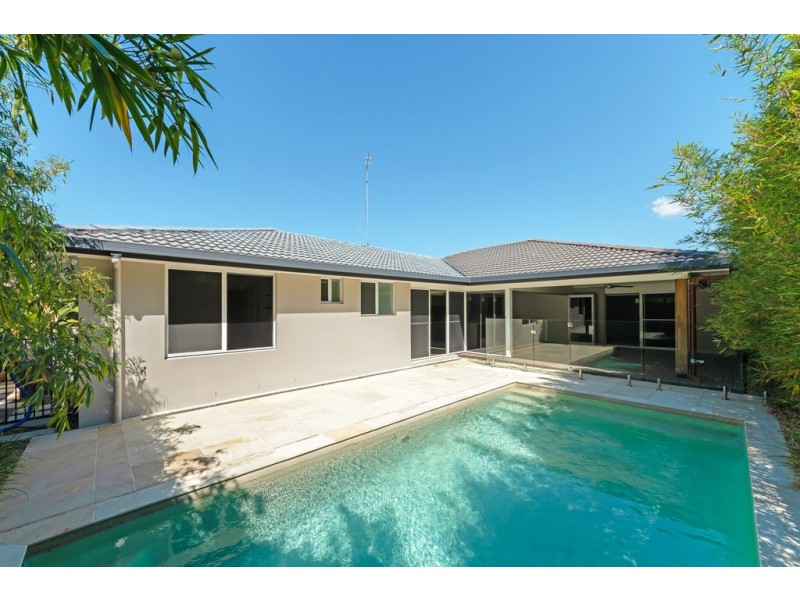 10 Elgin Crescent, Sorrento QLD 4217