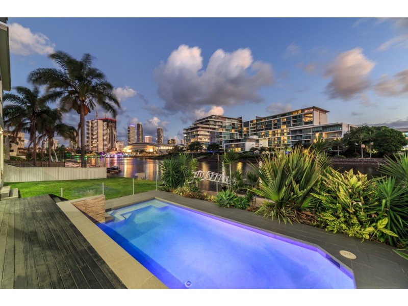 129 Allambi Avenue, Broadbeach Waters QLD 4218
