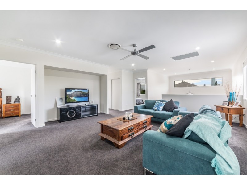 129 Allambi Avenue, Broadbeach Waters QLD 4218