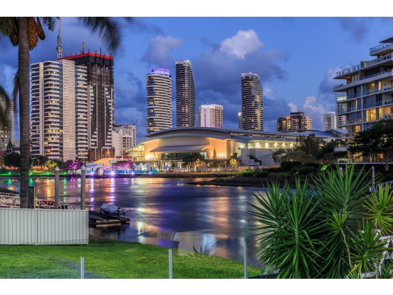 129 Allambi Avenue, Broadbeach Waters QLD 4218