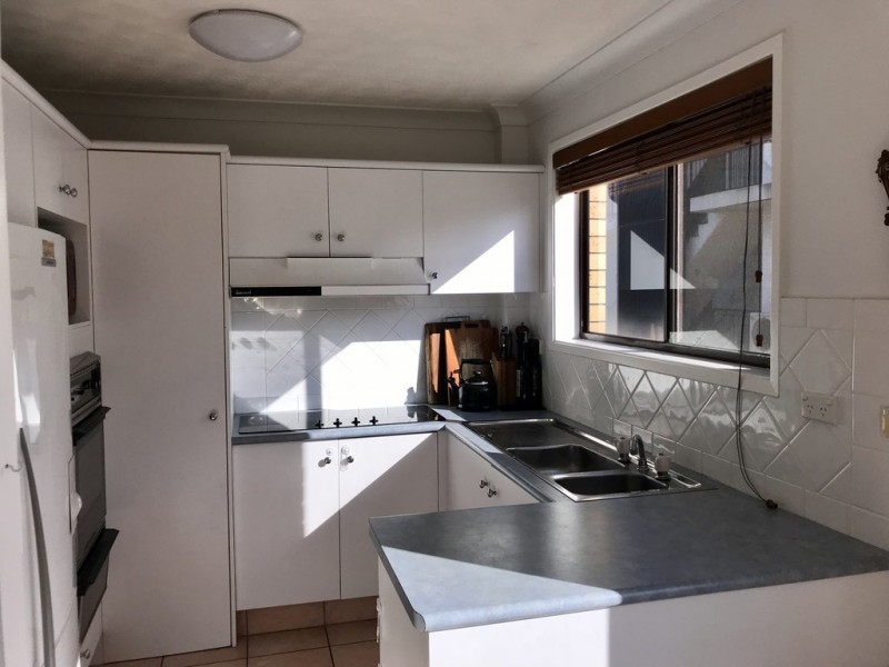 6/158 Surf Parade, Broadbeach QLD 4218