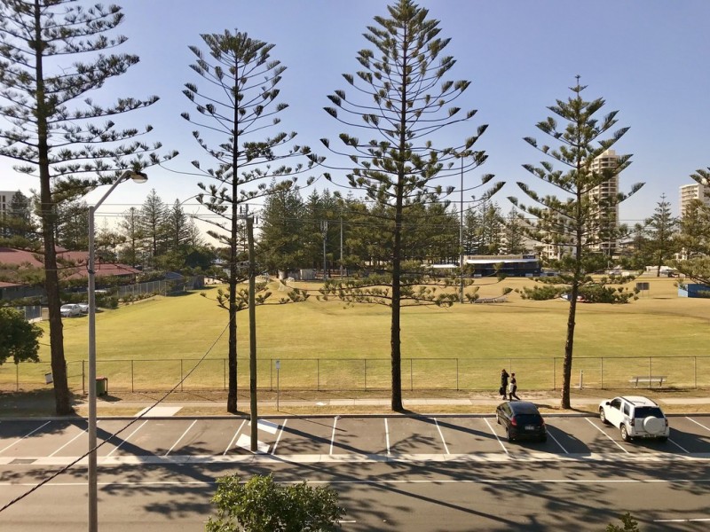 6/158 Surf Parade, Broadbeach QLD 4218