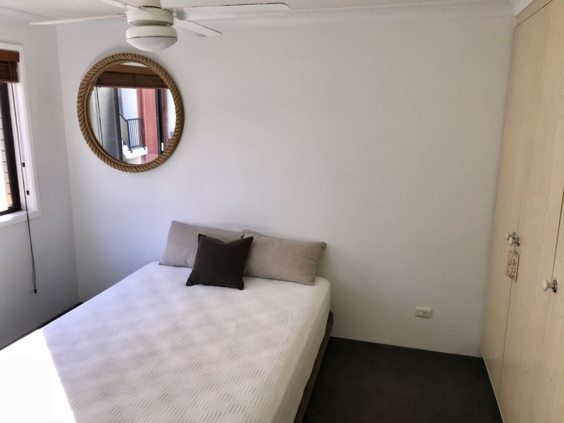 6/158 Surf Parade, Broadbeach QLD 4218