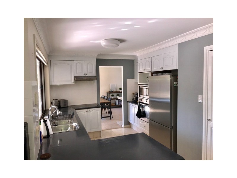 4 Haslewood Court, Mermaid Waters QLD 4218