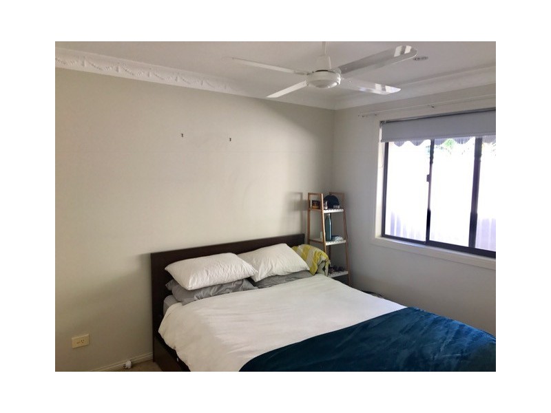 4 Haslewood Court, Mermaid Waters QLD 4218