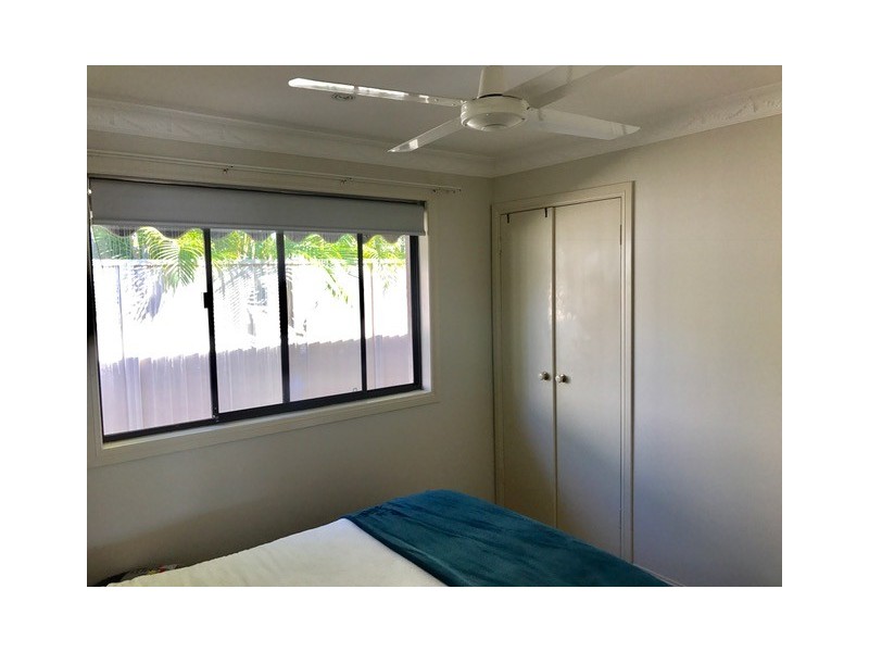4 Haslewood Court, Mermaid Waters QLD 4218