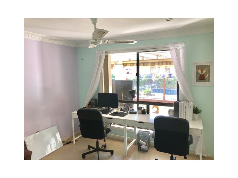 4 Haslewood Court, Mermaid Waters QLD 4218