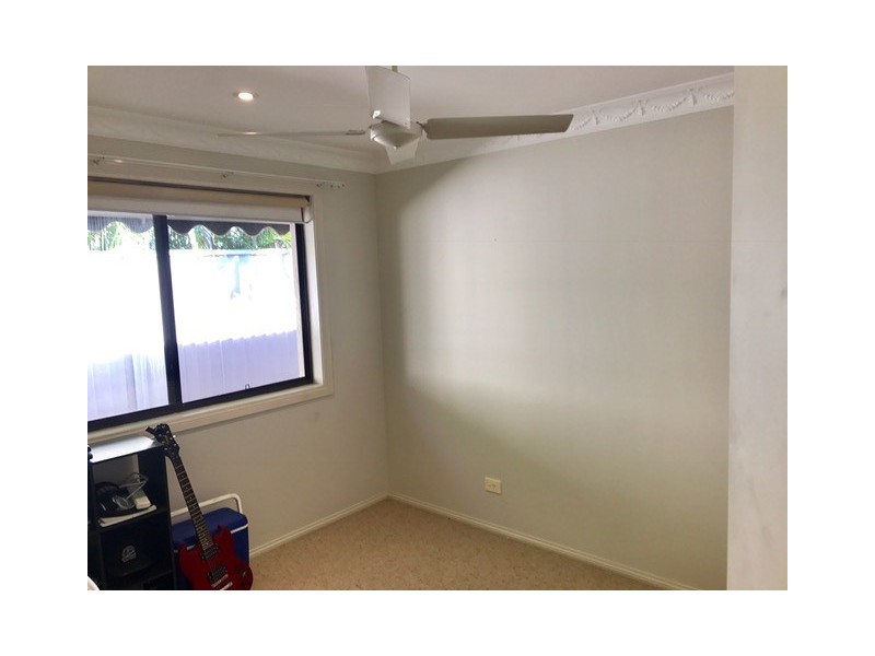4 Haslewood Court, Mermaid Waters QLD 4218