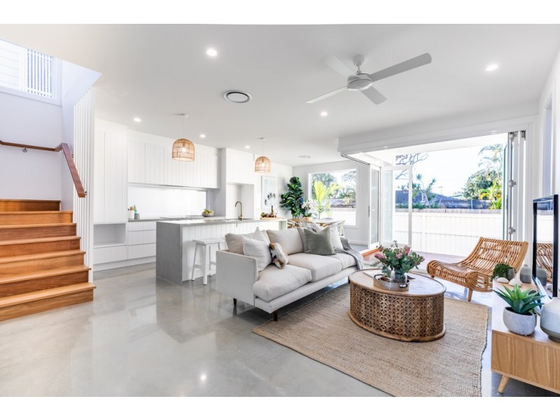 15 Kallay Street, Miami QLD 4220