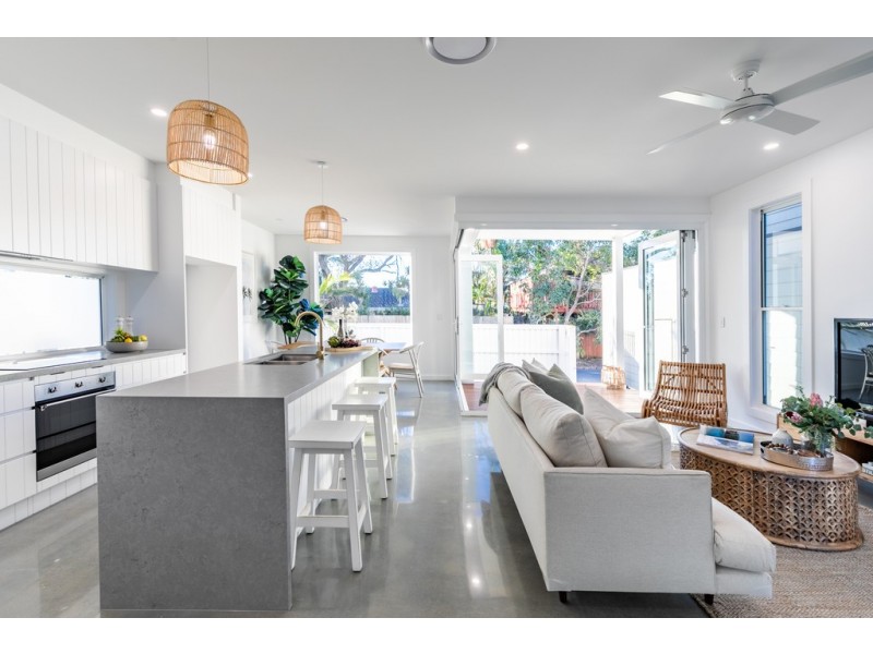 15 Kallay Street, Miami QLD 4220