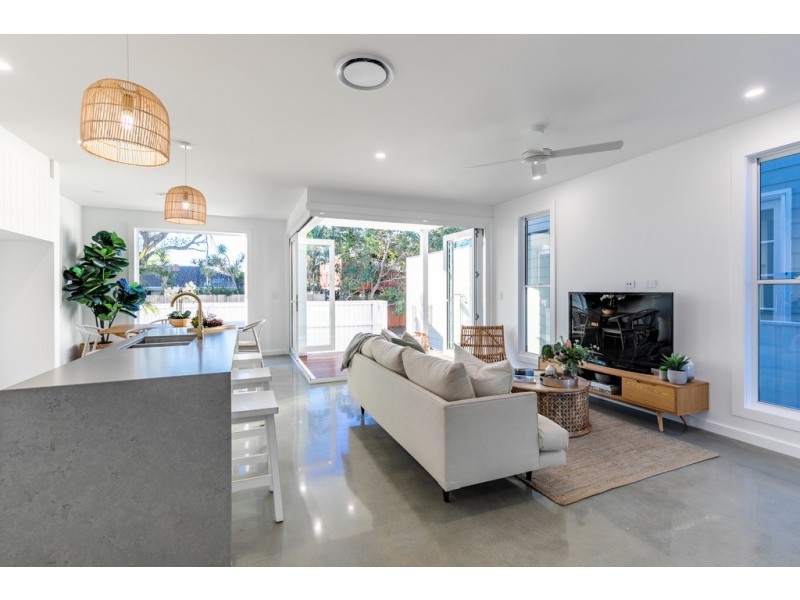 15 Kallay Street, Miami QLD 4220