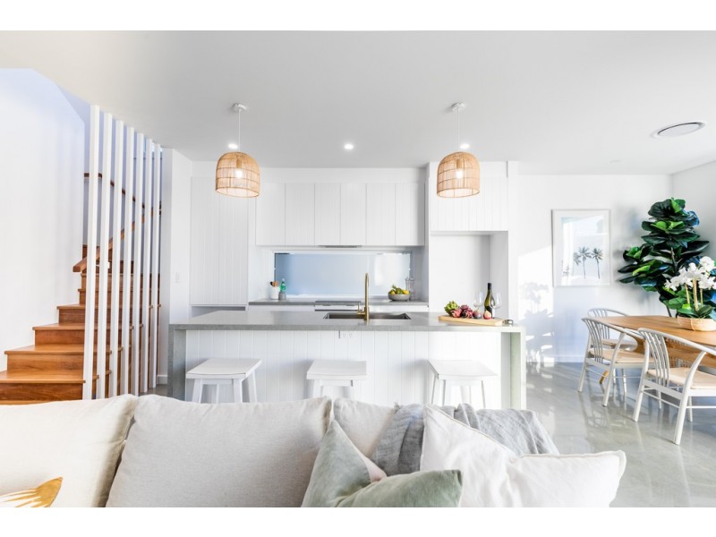 15 Kallay Street, Miami QLD 4220