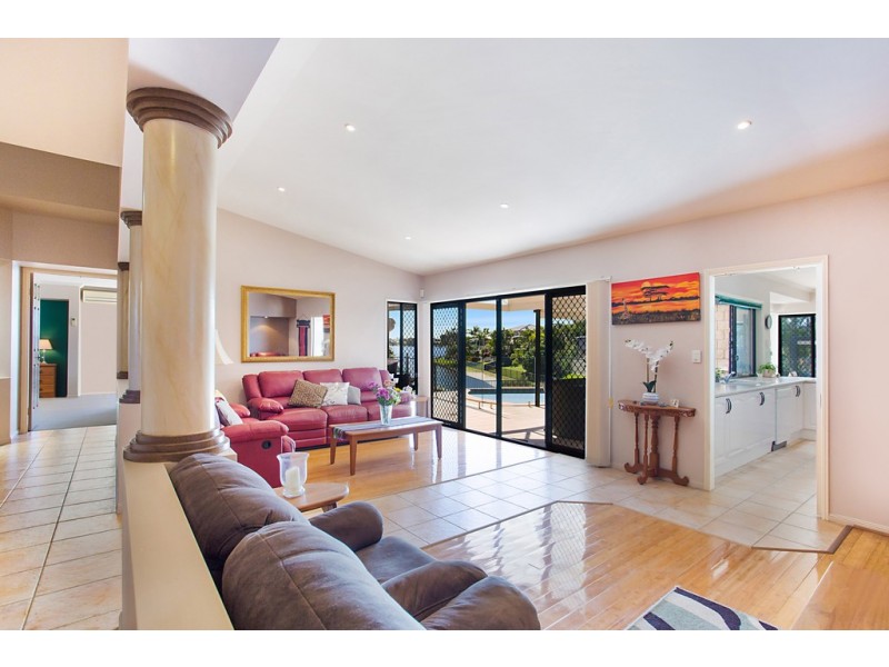 9 Cassowary Drive, Burleigh Waters QLD 4220