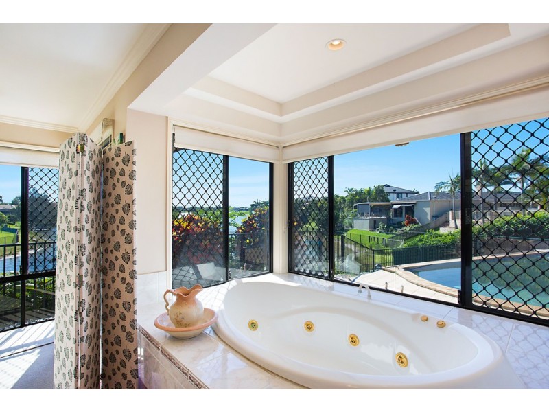 9 Cassowary Drive, Burleigh Waters QLD 4220