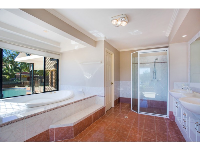 9 Cassowary Drive, Burleigh Waters QLD 4220