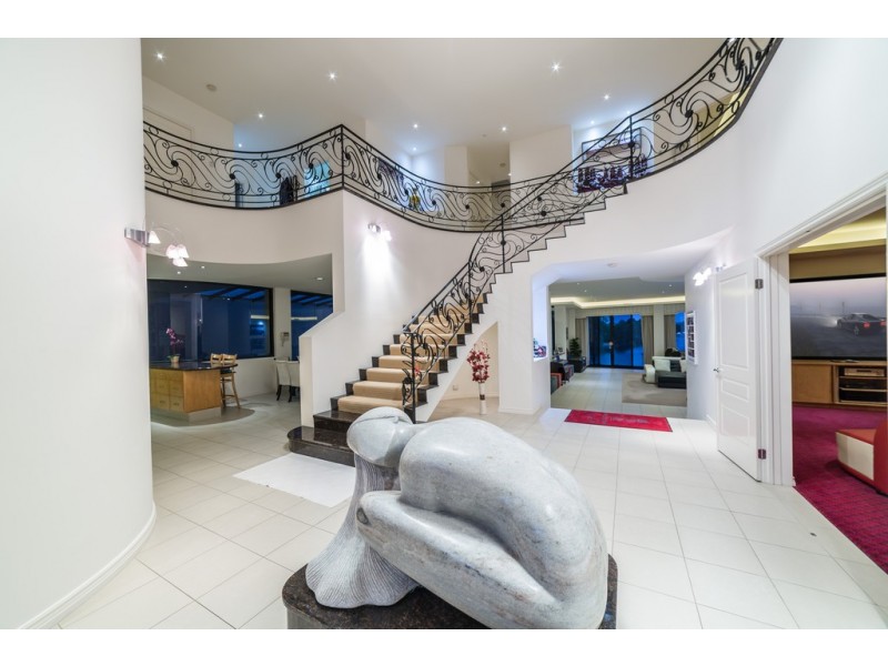 6 Ben Lexcen Place, Robina QLD 4226