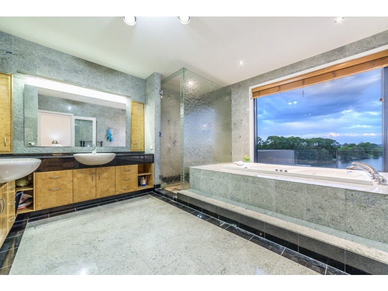 6 Ben Lexcen Place, Robina QLD 4226