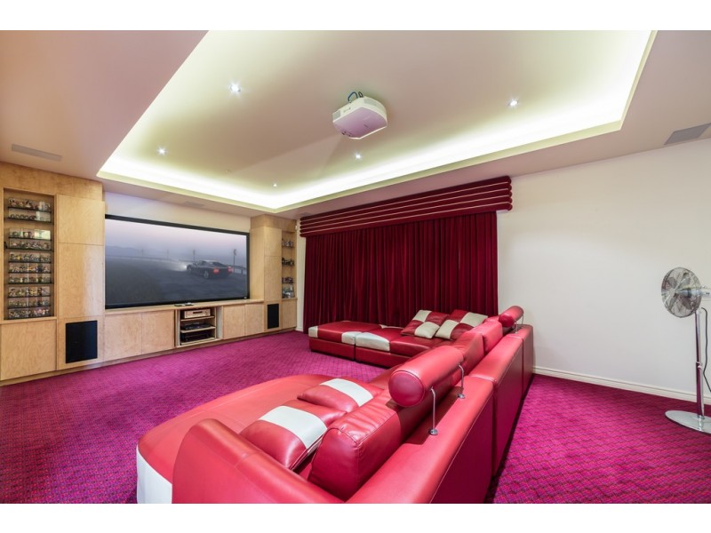 6 Ben Lexcen Place, Robina QLD 4226