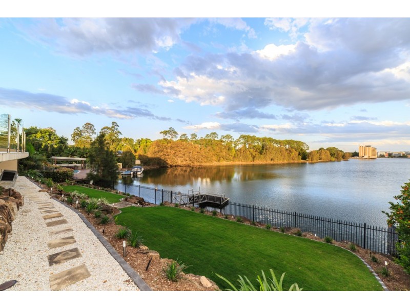 6 Ben Lexcen Place, Robina QLD 4226