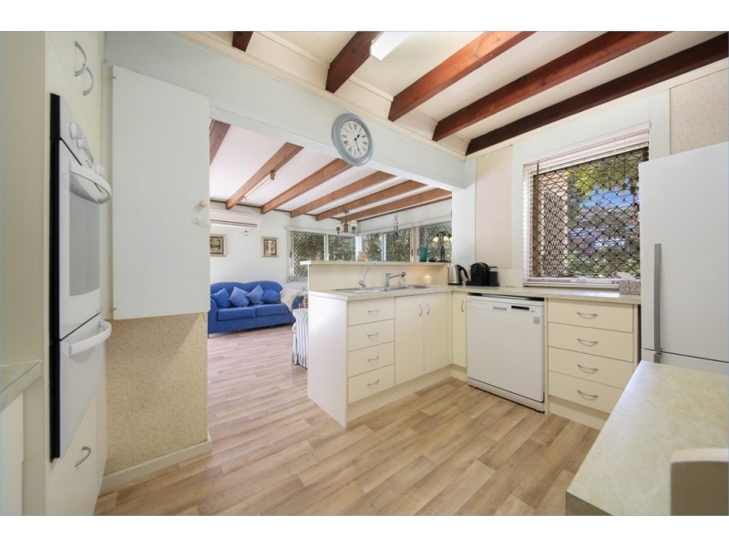 25 Dandar Drive, Southport QLD 4215