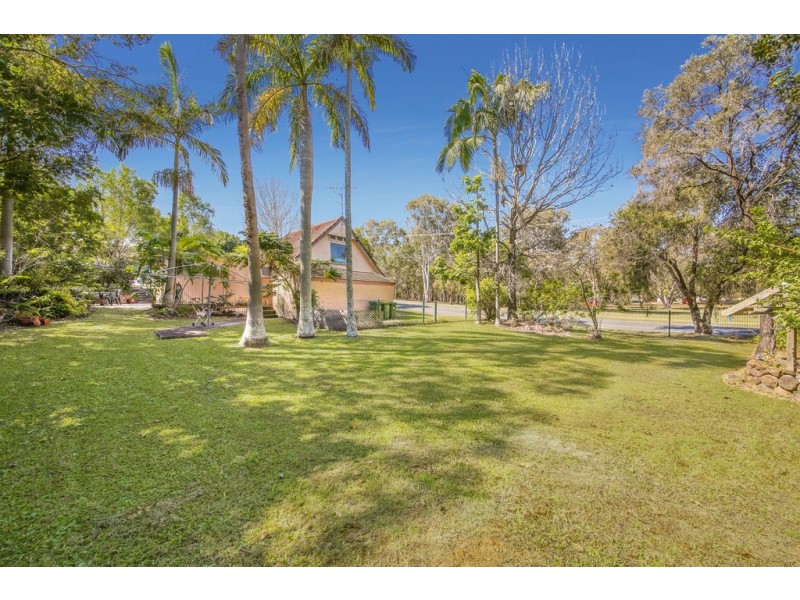 25 Dandar Drive, Southport QLD 4215
