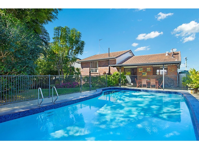 5 Mina Place, Southport QLD 4215