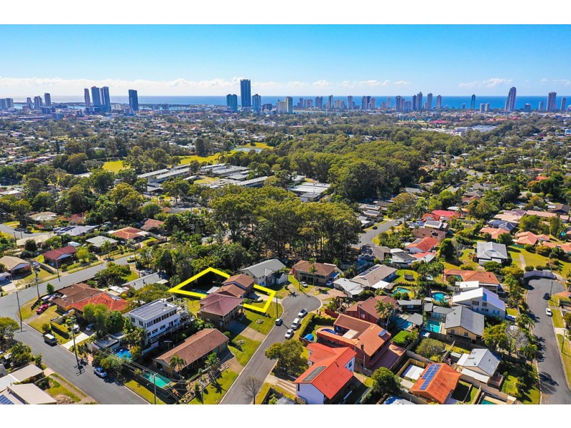 5 Mina Place, Southport QLD 4215