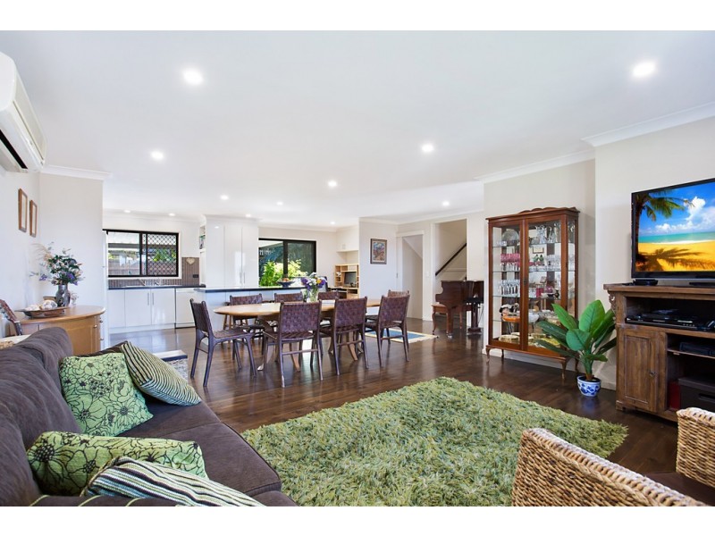 5 Mina Place, Southport QLD 4215