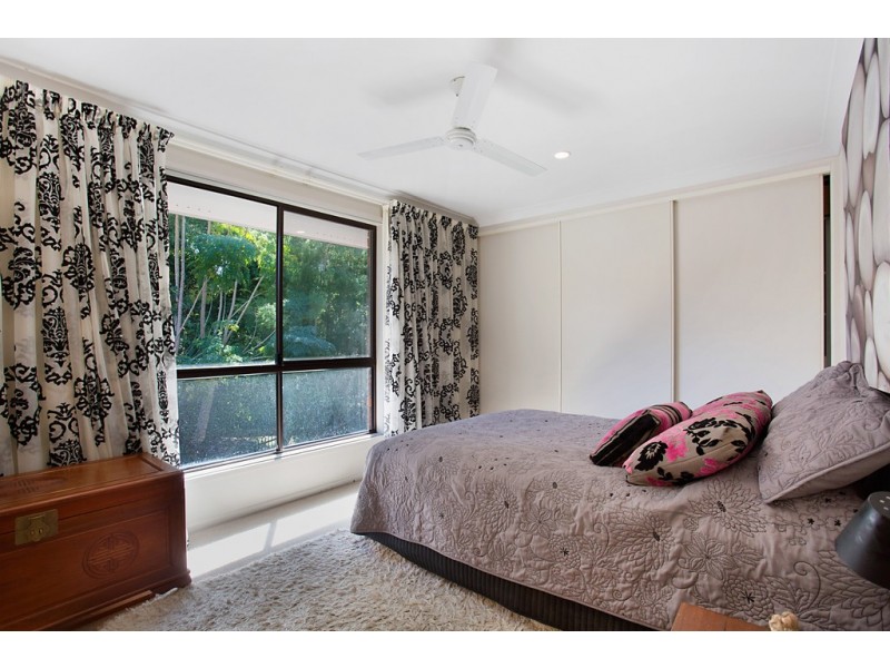 5 Mina Place, Southport QLD 4215