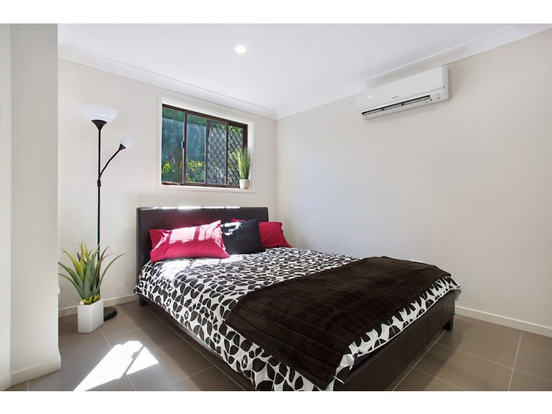 5 Mina Place, Southport QLD 4215