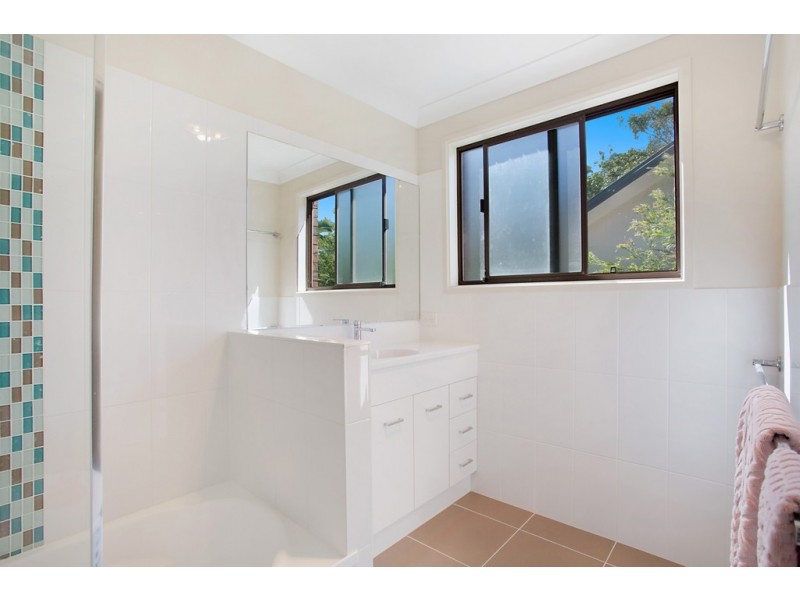 5 Mina Place, Southport QLD 4215