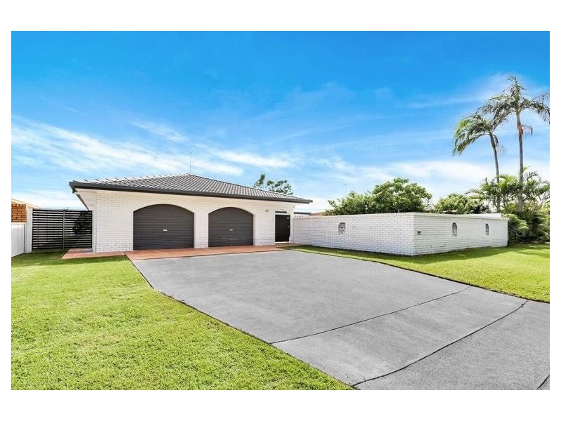 16 Cypress Drv, Broadbeach Waters QLD 4218