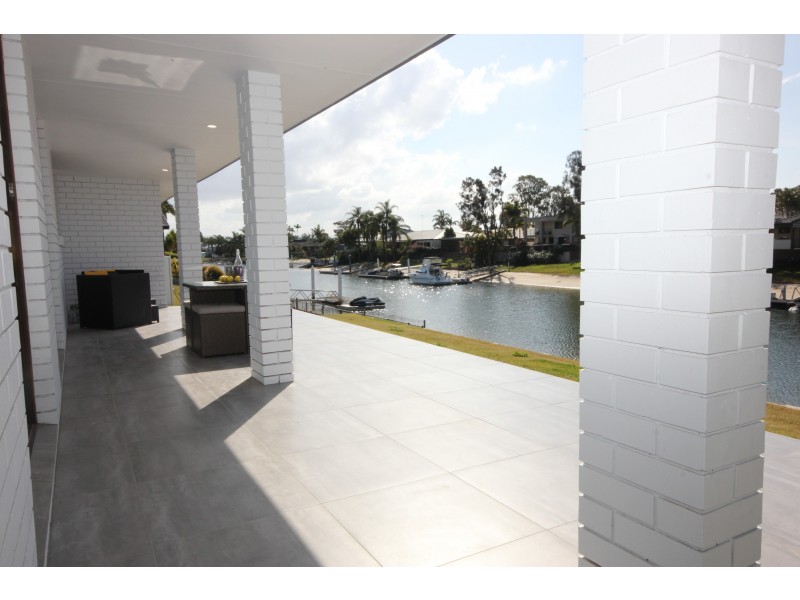 16 Cypress Drv, Broadbeach Waters QLD 4218