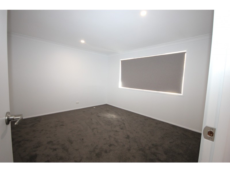 16 Cypress Drv, Broadbeach Waters QLD 4218