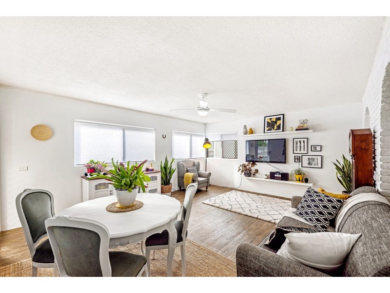 11 ‘Neapan Lodge’ 11 Old Burleigh Road, Surfers Paradise QLD 4217