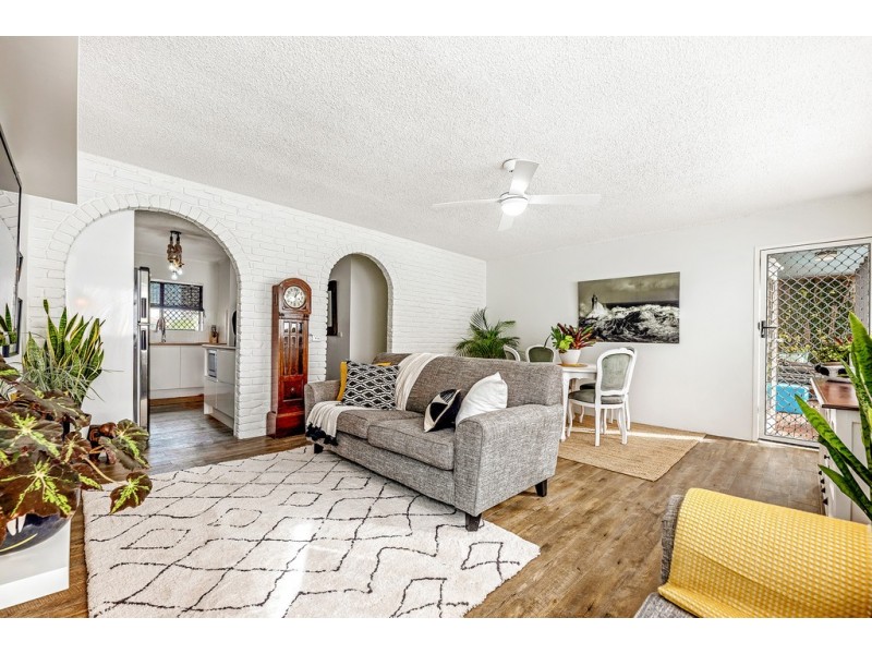 11 ‘Neapan Lodge’ 11 Old Burleigh Road, Surfers Paradise QLD 4217