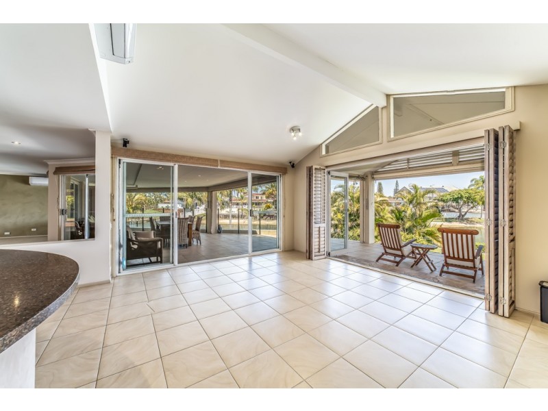 2 Caithness Court, Sorrento QLD 4217
