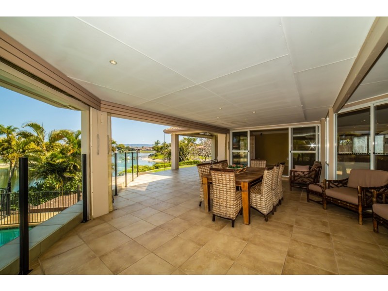 2 Caithness Court, Sorrento QLD 4217