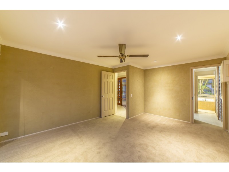 2 Caithness Court, Sorrento QLD 4217